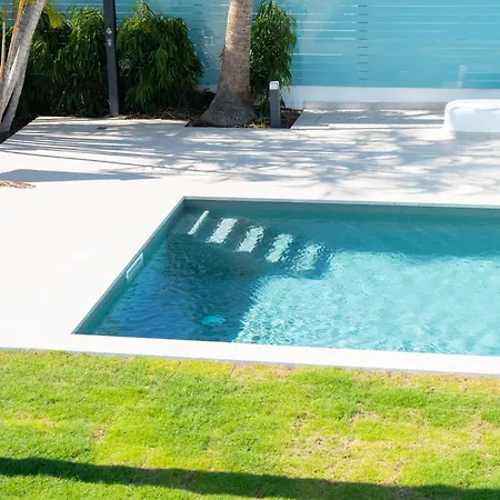 Villa 1 *