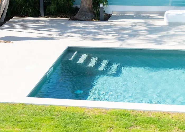 Villa 1 *